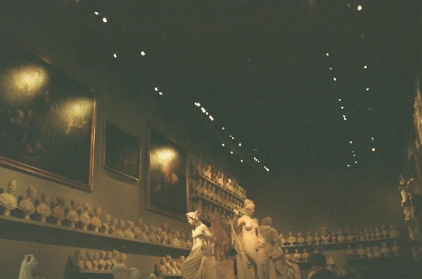 L'Impact des Médias sur la Perception du Statut Social